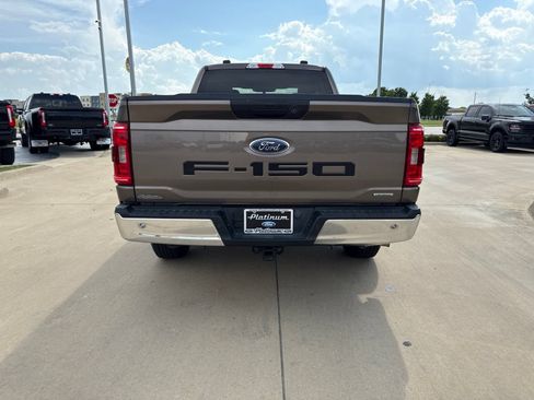 Used 2022 Ford F150 XLT w/ Trailer Tow Package RWD image 4