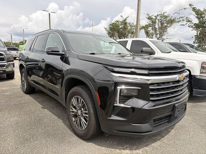Used 2024 Chevrolet Traverse LT