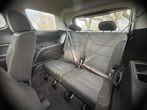 Used 2020 GMC Acadia SLE w/ Driver Convenience Package image 9