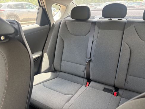 Used 2025 Kia K4 FWD image 37