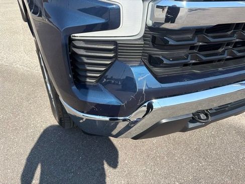 Used 2023 Chevrolet Silverado 1500 LT AWD/4WD image 5