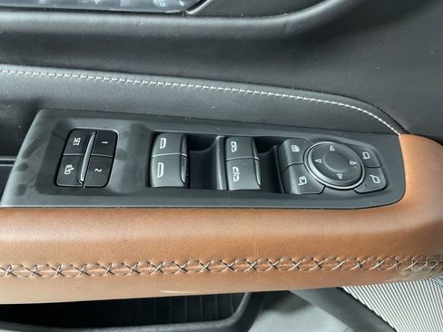 Used 2023 GMC Yukon Denali Ultimate image 23