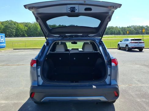 Used 2022 Toyota Corolla Cross LE FWD image 6