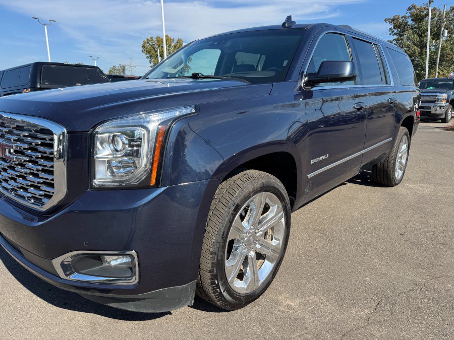 Used 2018 GMC Yukon XL Denali w/ Denali Ultimate Package AWD/4WD image 9