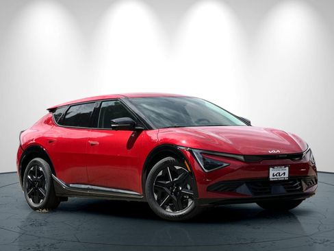 New 2025 Kia EV6 Wind image 2