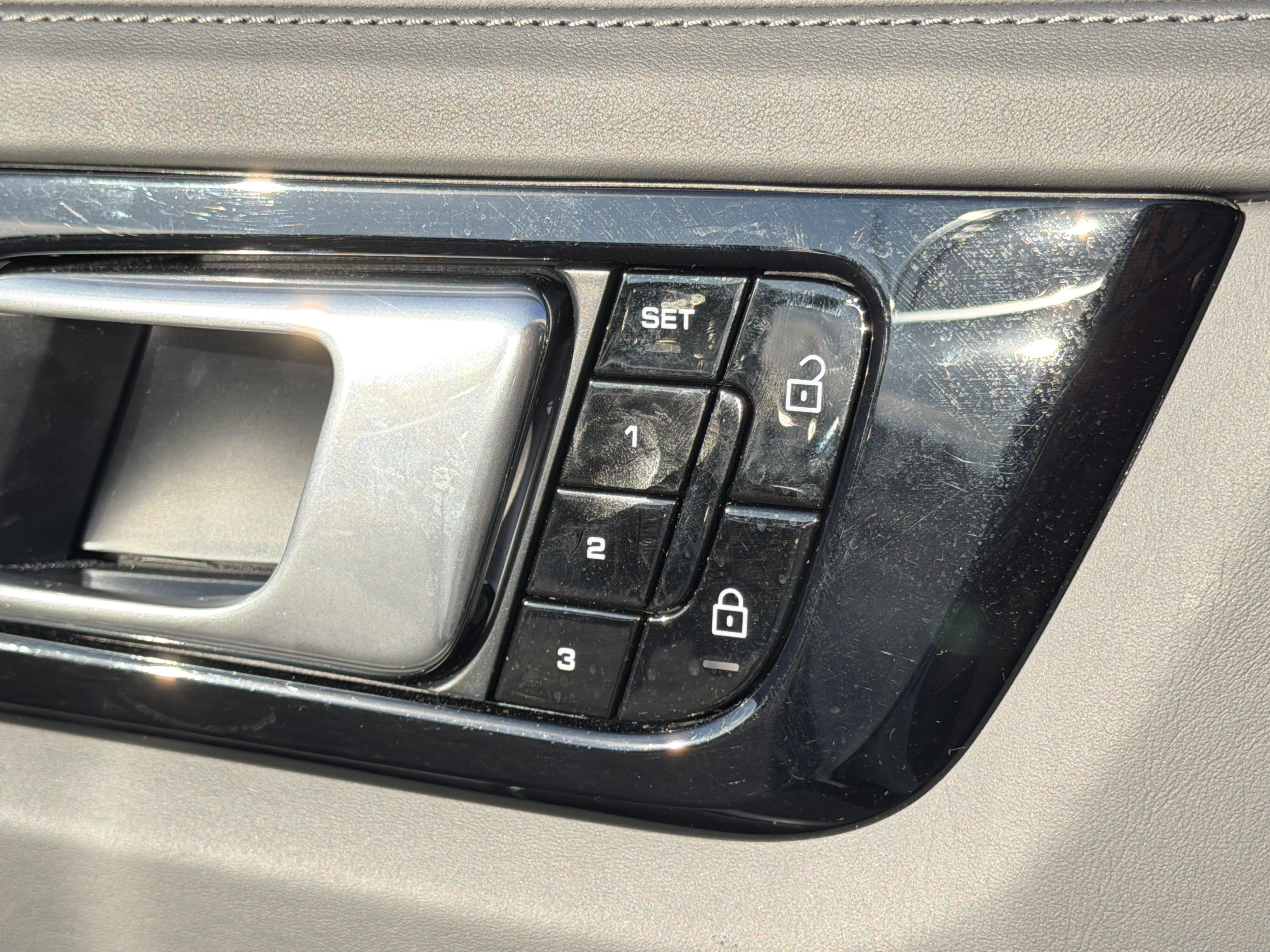 Used 2020 Porsche Cayenne Turbo AWD/4WD image 12