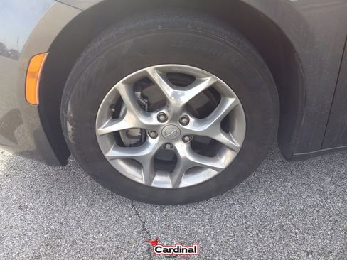 Used 2018 Chrysler Pacifica Limited image 18