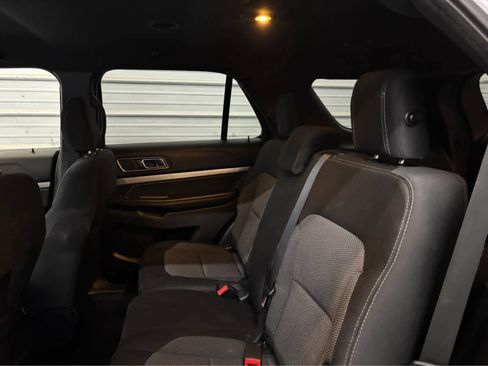 Used 2018 Ford Explorer XLT w/ Equipment Group 201A AWD/4WD image 23