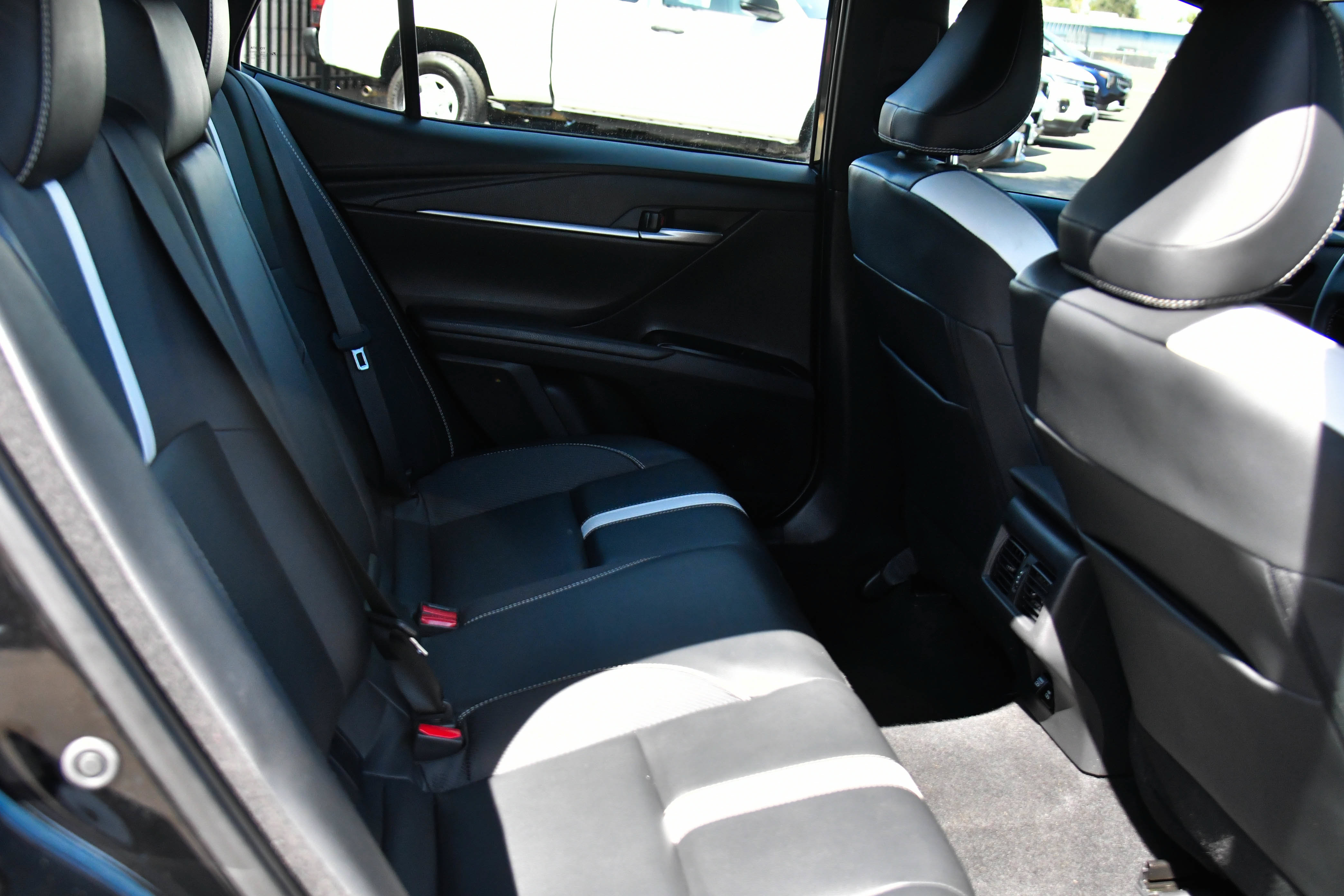 Used 2025 Toyota Camry SE FWD image 43