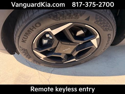 Certified 2026 Kia Sportage EX w/ EX Panorama Roof Package FWD image 8