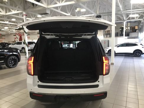 Used 2022 Chevrolet Suburban RST w/ Luxury Package image 5