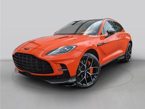 Used 2025 Aston Martin DBX 707 AWD/4WD image 1