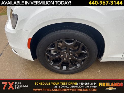 Used 2022 Chrysler 300 Touring w/ Sport Appearance Package image 50