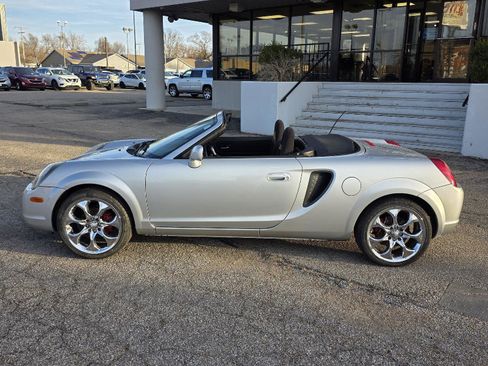 Used 2001 Toyota MR2 image 8