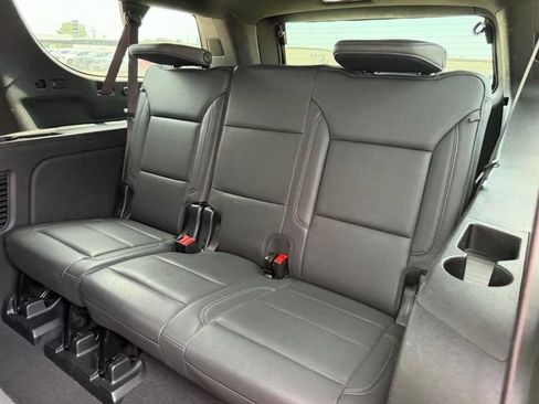 Used 2023 Chevrolet Suburban LT AWD/4WD image 8