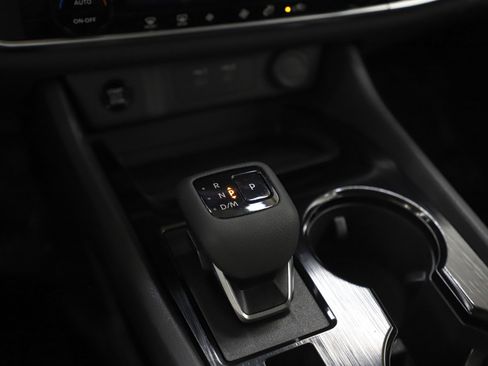 Used 2025 Nissan Rogue SV image 24