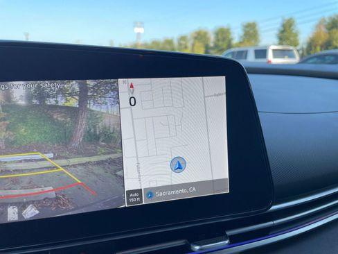 Used 2025 Hyundai Elantra Limited image 20