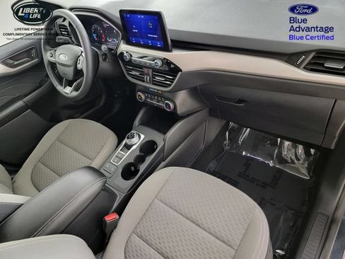 Certified 2022 Ford Escape SE w/ Cold Weather Package AWD/4WD image 18