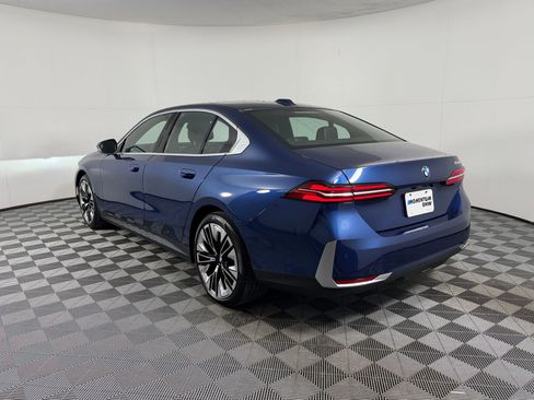 Used 2026 BMW 530i RWD image 3