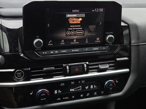 Certified 2022 Nissan Pathfinder SV w/ SV Premium Package image 22