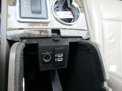 Used 2016 Lincoln Navigator L Select image 46