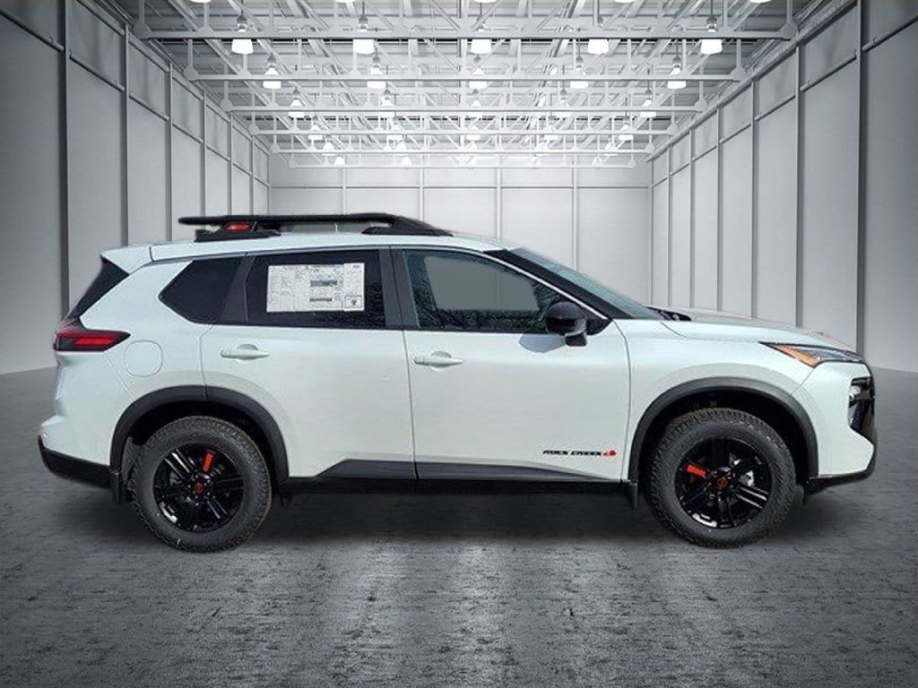 Used 2026 Nissan Rogue SV AWD/4WD image 3