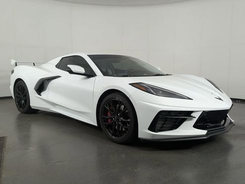 Used 2024 Chevrolet Corvette Stingray Premium Conv w/ Z51 Performance Package RWD image 2