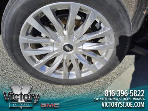 Used 2023 Cadillac Escalade Premium Luxury image 2