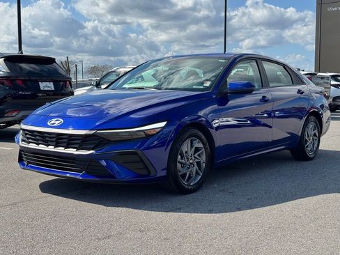 Used 2024 Hyundai Elantra SEL image 8