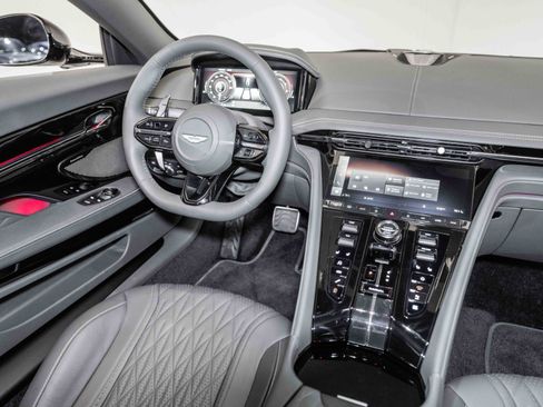 Used 2024 Aston Martin DB12 Coupe image 18