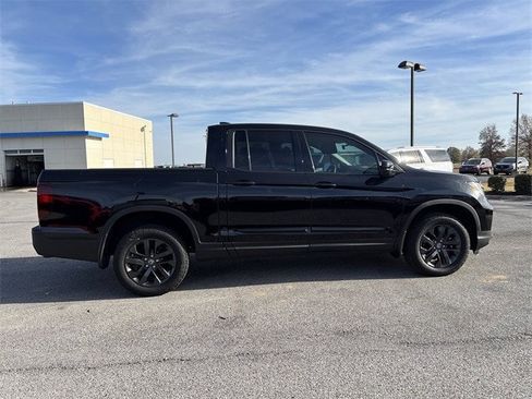 Used 2025 Honda Ridgeline Sport image 11