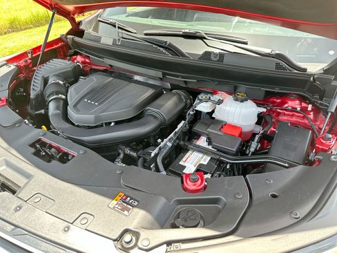 Used 2025 Chevrolet Traverse LT image 25