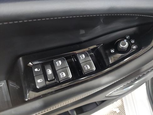 Used 2022 Jeep Grand Cherokee L Overland w/ Advanced Protech Group III AWD/4WD image 18