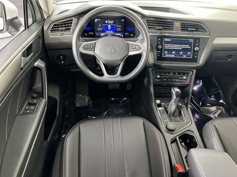 Used 2022 Volkswagen Tiguan SE image 22
