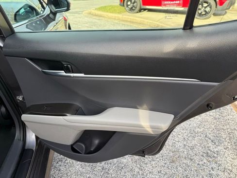 Used 2022 Toyota Camry LE image 35