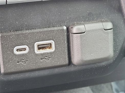 Used 2024 Chevrolet Silverado 2500 Custom w/ Custom Value Package image 22