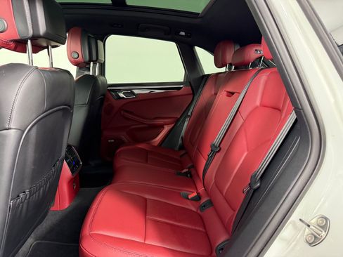 Used 2022 Porsche Macan S image 16