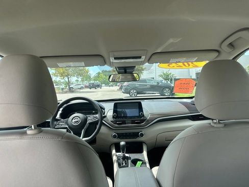 Certified 2025 Nissan Altima 2.5 SV FWD image 13