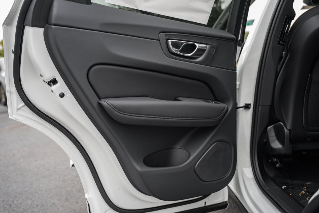 New 2027 Volvo XC60 T8 Plus AWD/4WD image 29