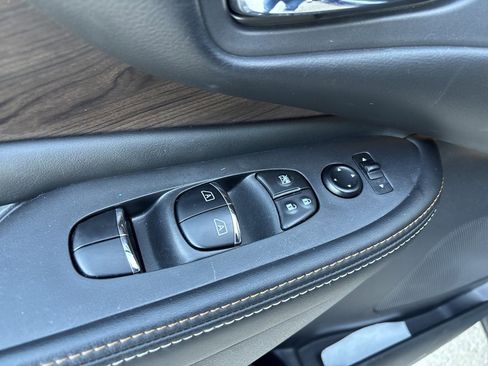 Used 2021 Nissan Murano Platinum image 12