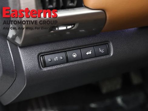 Used 2023 Nissan Pathfinder Platinum AWD/4WD image 22