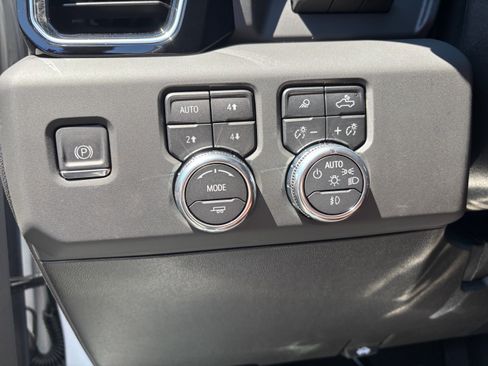 New 2025 GMC Sierra 2500 Denali Ultimate w/ Max Trailering Package image 11