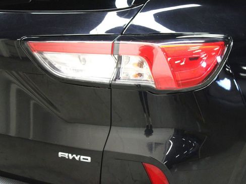 Used 2022 Ford Escape SE w/ Cold Weather Package image 33