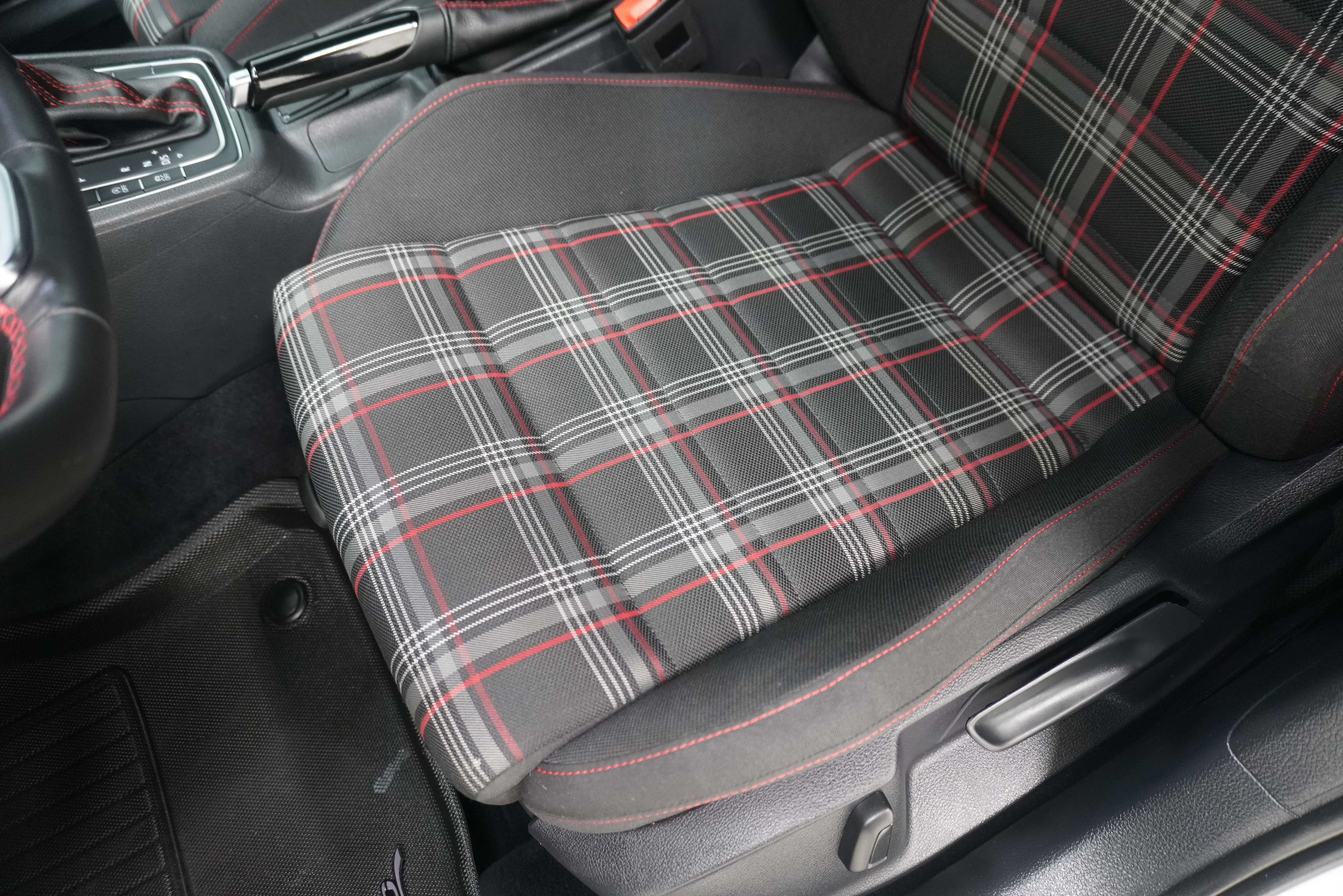 Used 2021 Volkswagen GTI S FWD image 11