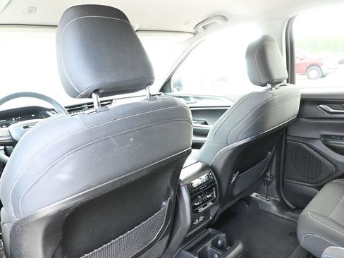 Used 2023 Jeep Grand Cherokee L Laredo AWD/4WD image 31