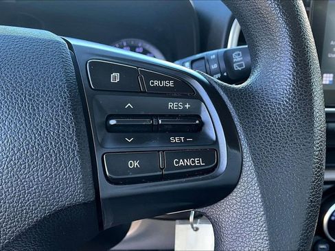 Used 2020 Hyundai Venue SEL FWD image 12