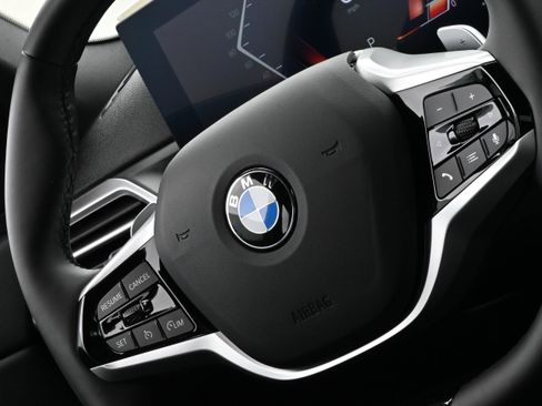 Certified 2025 BMW 330i Sedan w/ Convenience Package RWD image 24