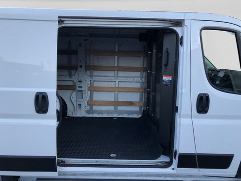 Used 2025 RAM ProMaster 2500 w/ U-Haul Equipment Group FWD image 26