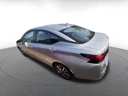 Used 2025 Nissan Versa SV image 5