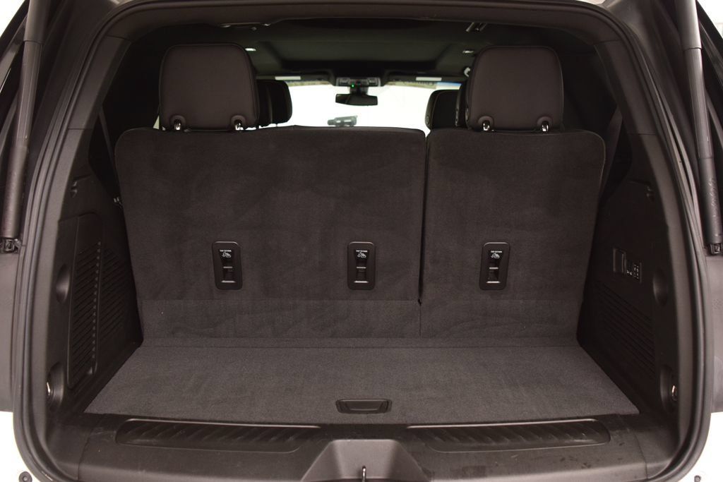 Used 2022 GMC Yukon SLT w/ SLT Luxury Package AWD/4WD image 26
